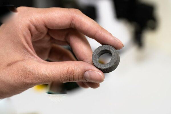 Уральские физики в 3,7 раза увеличили стабильность редкоземельных магнитов