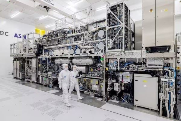 Переход на 2 нм. Samsung скупает установки для производства микросхем, каждая стоит от 210 млн по 400 млн долларов